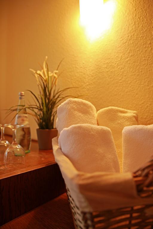 Hotel In Der Strassen Solingen Ngoại thất bức ảnh